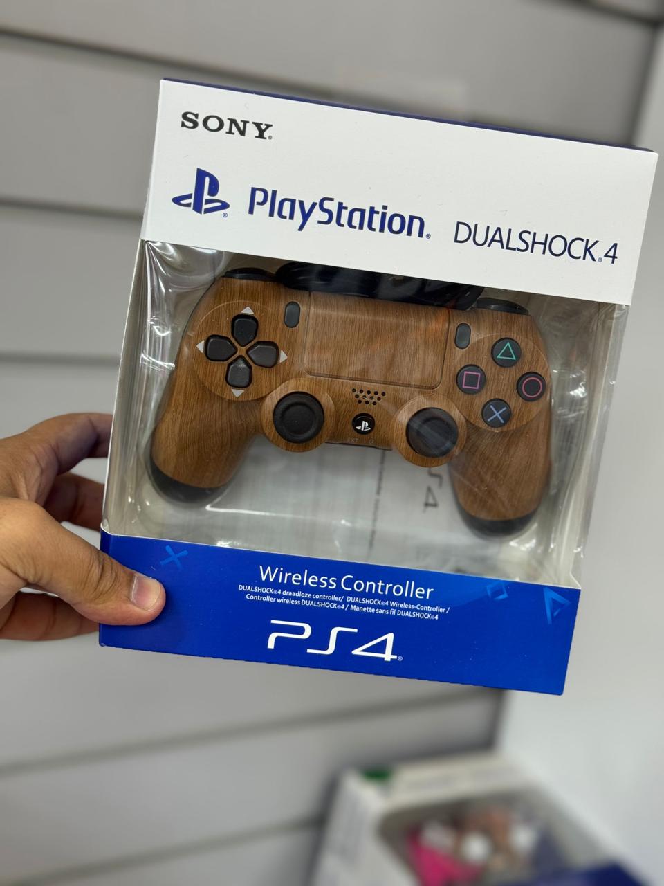 Wireless Controller for PS4 – Wood-Effect Design in supplied packaging
